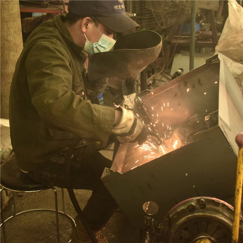 小型扒胎機拆裝大車輪胎費不費勁