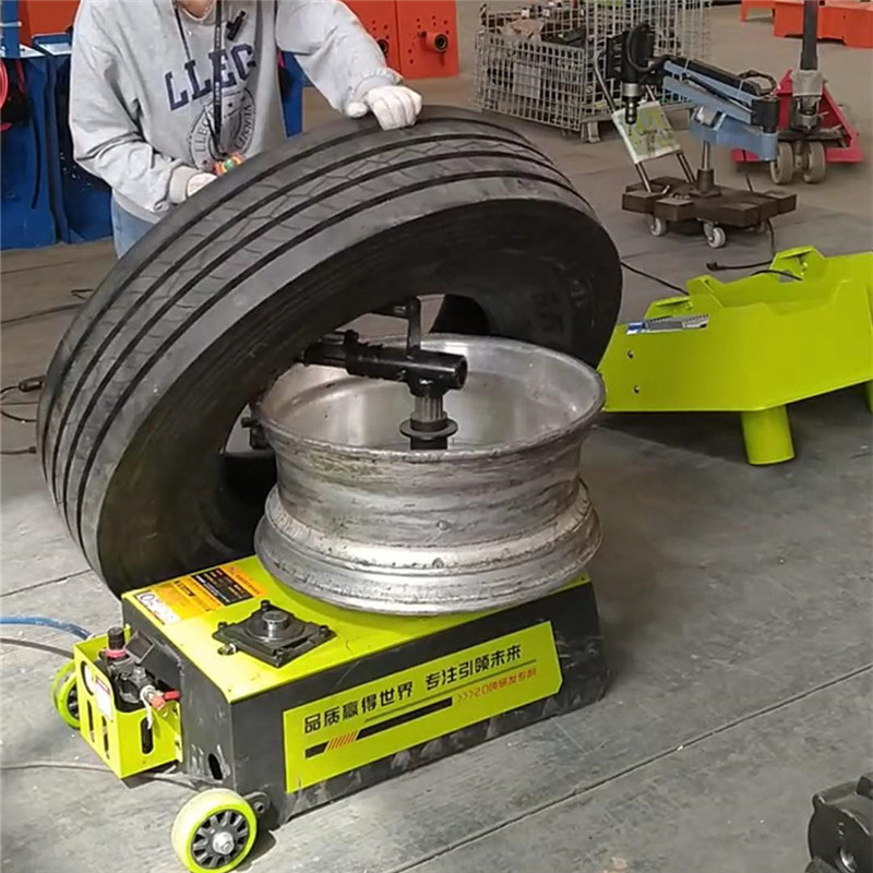 扒胎機拆裝輪胎前設(shè)備檢查都有哪些