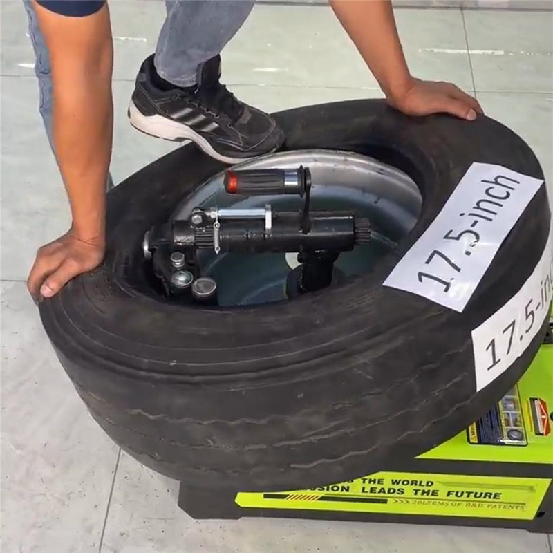 扒胎機拆裝輪胎前的工具準備都包含什么