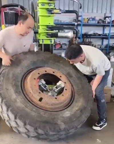 氣動(dòng)夾胎機(jī)