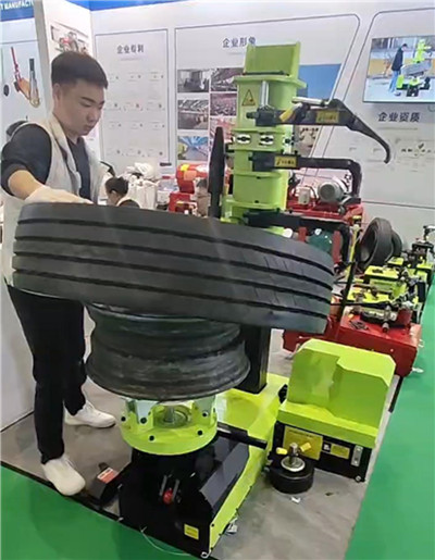 輪胎拆裝機(jī)
