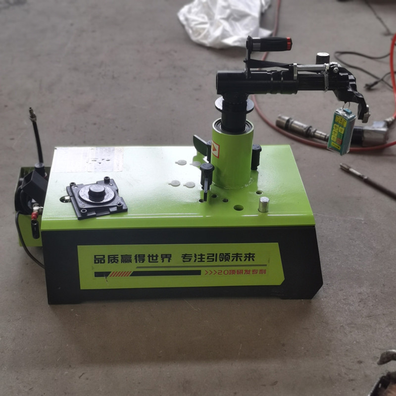 立式扒胎機(jī)拆胎時(shí)"炸街"的三