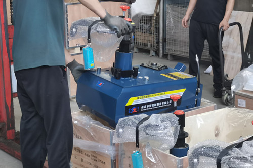 車載扒胎機(jī)