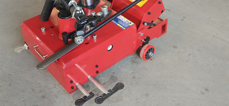 電動(dòng)扒胎機(jī)